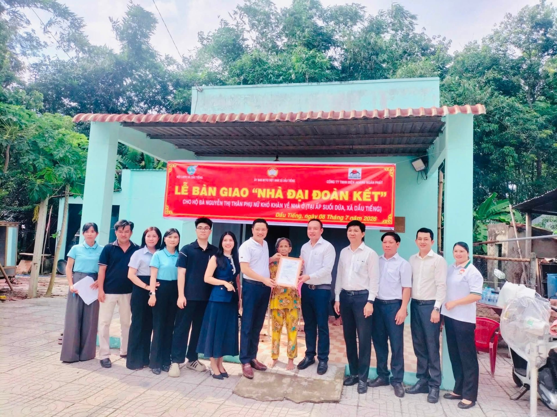 Xã Dầu Tiếng Tổ chức Lễ bàn giao nhà “Đại đoàn kết” cho hộ gia đình khó khăn