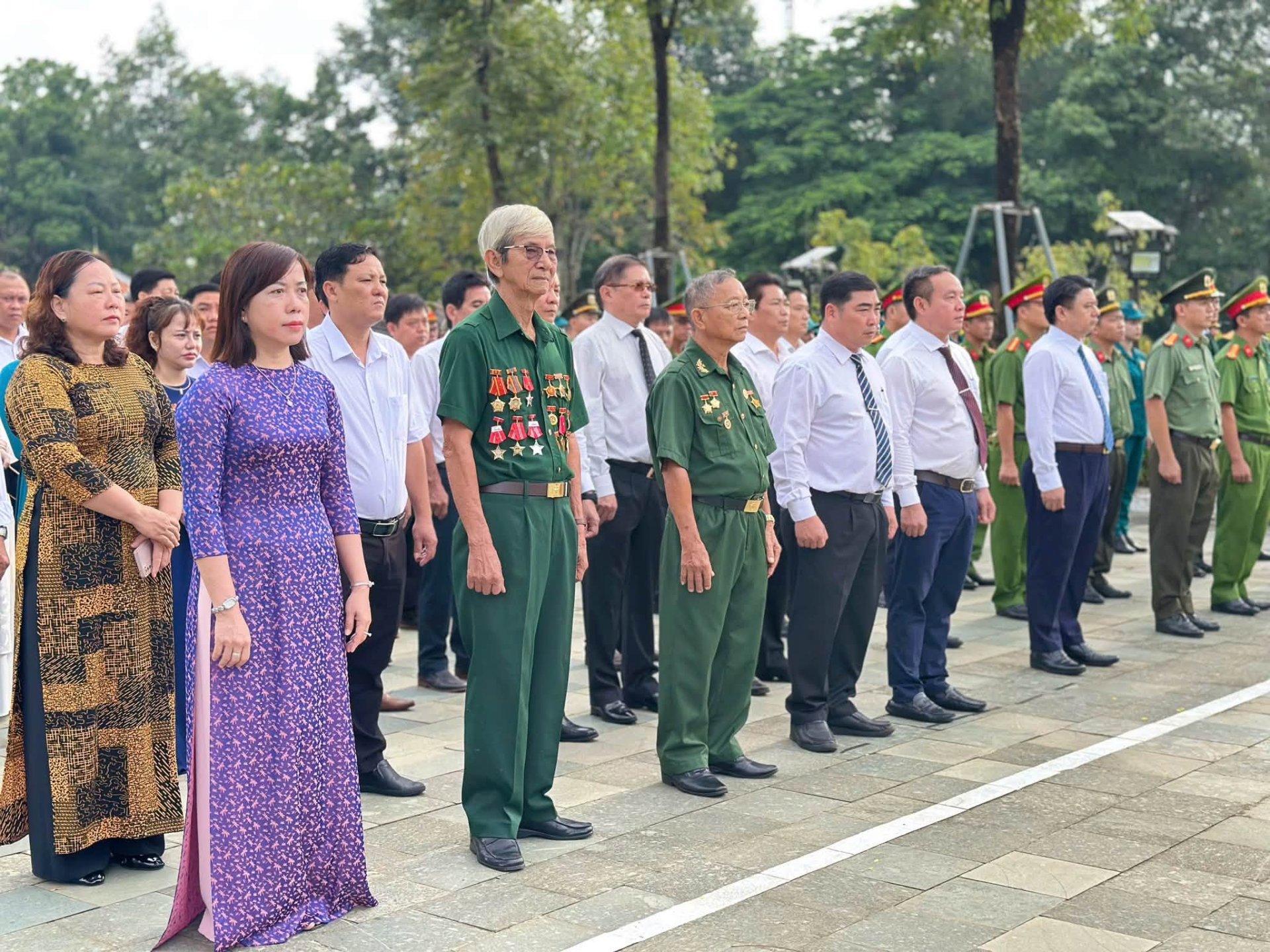 Xã Dầu Tiếng TỔ CHỨC LỄ VIẾNG NGHĨA TRANG LIỆT SĨ NHÂN DỊP KỶ NIỆM 79 NĂM NGÀY THƯƠNG BINH - LIỆT SĨ (27/7/1947 - 27/7/2026)