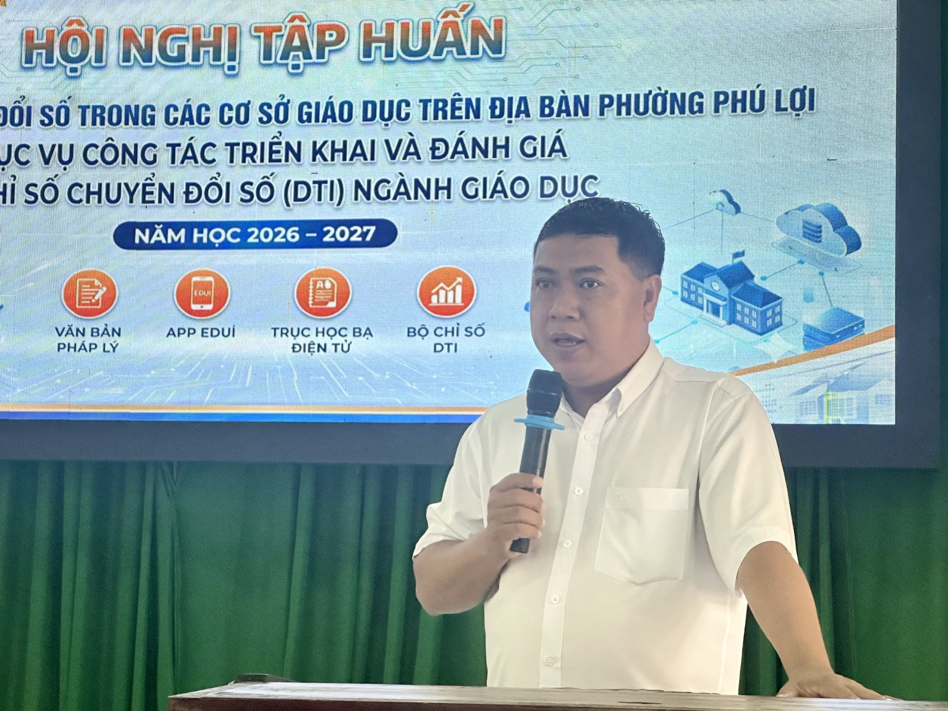 Tập huấn chuyển đổi số trong các cơ sở giáo dục trên địa bàn phường Phú Lợi