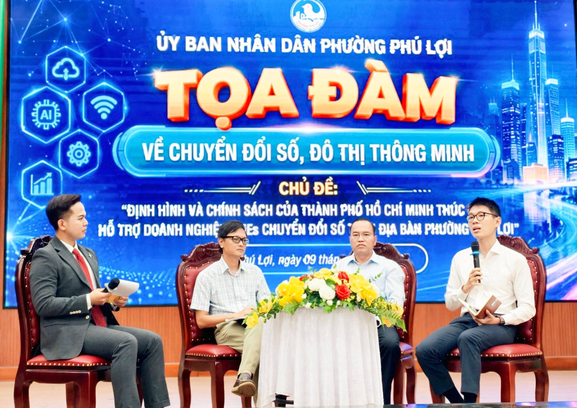 PHƯỜNG PHÚ LỢI TỔ CHỨC TỌA ĐÀM CHUYỂN ĐỔI SỐ, ĐÔ THỊ THÔNG MINH, HỖ TRỢ DOANH NGHIỆP PHÁT TRIỂN