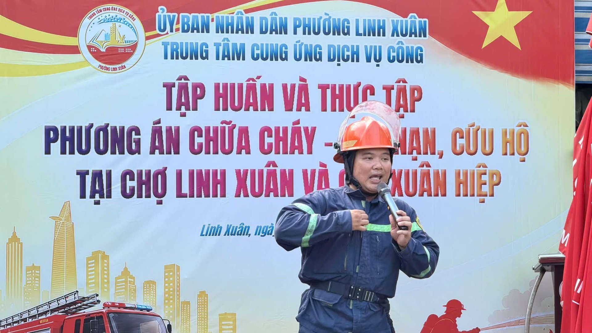 TẬP HUẤN NGHIỆP VỤ PHÒNG CHÁY, CHỮA CHÁY TẠI CÁC CHỢ