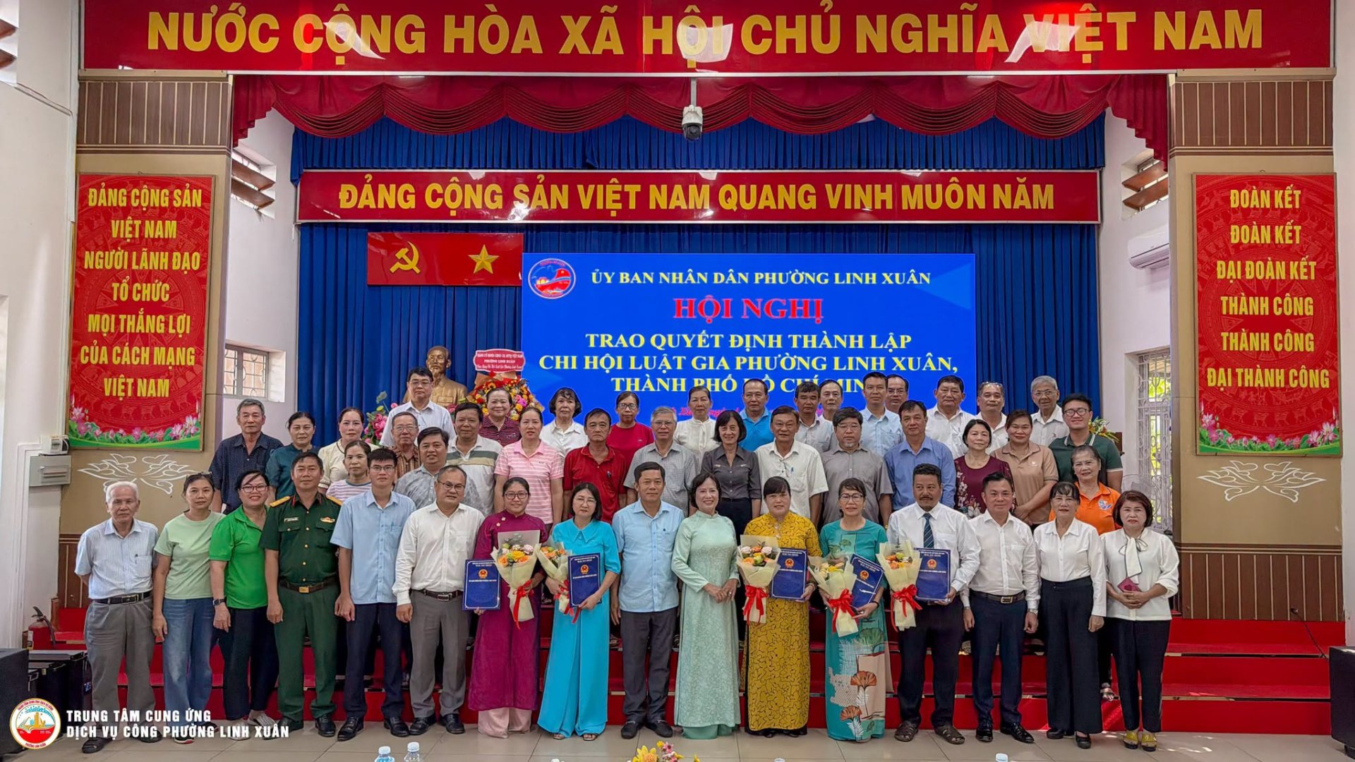 LỄ CÔNG BỐ CÁC QUYẾT ĐỊNH THÀNH LẬP CHI HỘI LUẬT GIA , TỔ HÒA GIẢI VIÊN VÀ TẬP HUẤN LUẬT PHÁT TRIỂN ĐÔ THỊ