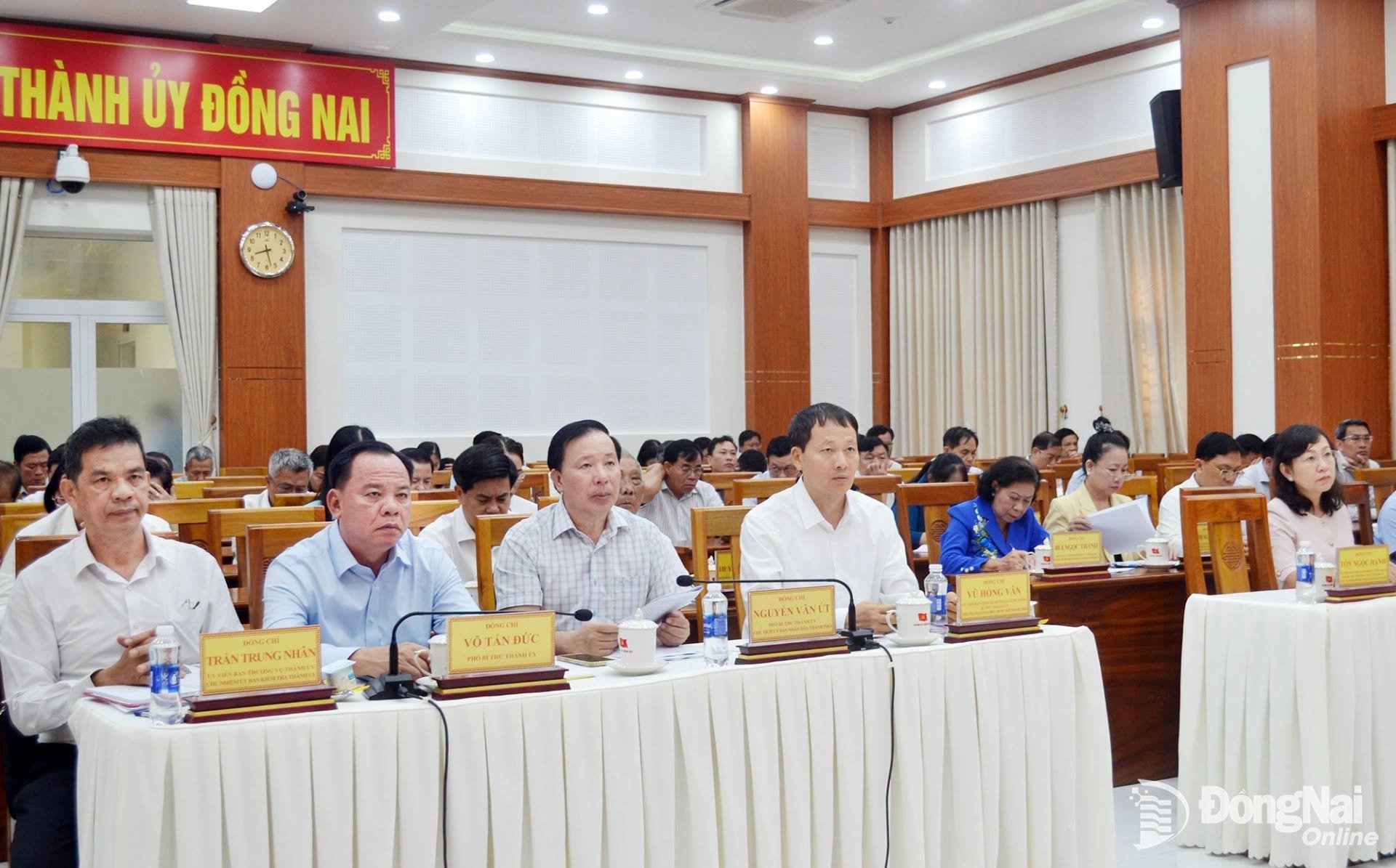 NGHỊ QUYẾT SỐ 24 CỦA BỘ CHÍNH TRỊ: TẠO MÔI TRƯỜNG ĐỂ CÁN BỘ DẤN THÂN HÀNH ĐỘNG
