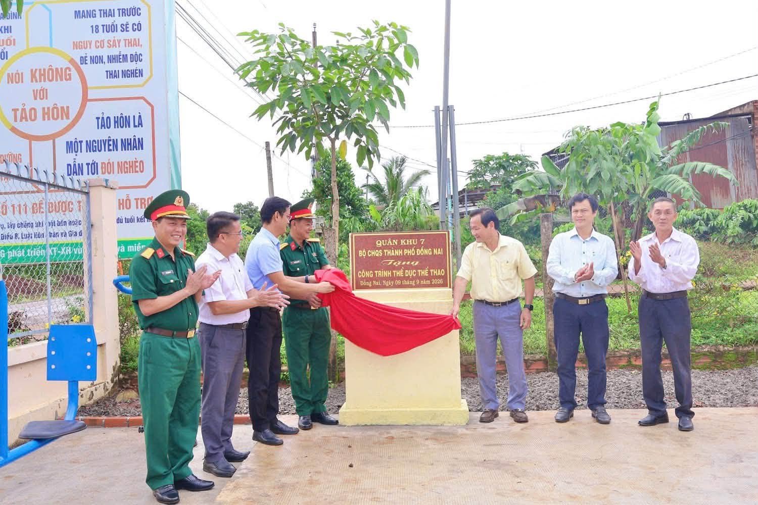 XÃ ĐAK NHAU: KHÁNH THÀNH, BÀN GIAO CÔNG TRÌNH THỂ DỤC, THỂ THAO TẠI THÔN ĐAK NUNG